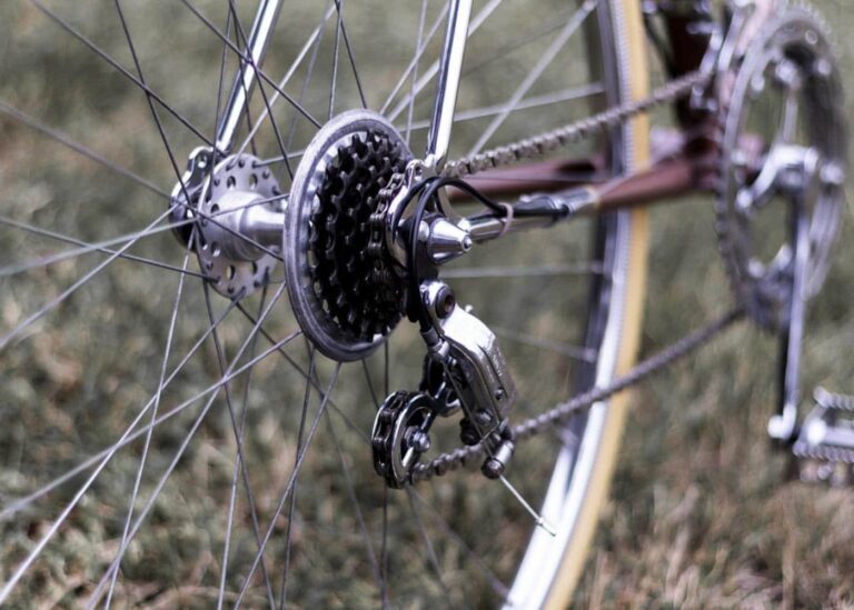 How to Tighten Mountain Bike Chain