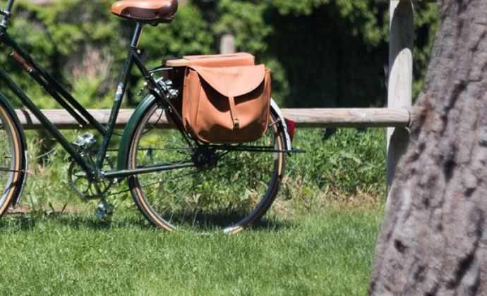 bicycle with saddlebags 